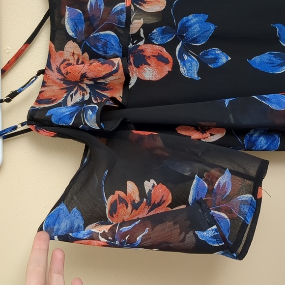 Large Lily White Floral Top Strappy Shirt Black Blue Flowers - Picture 11 of 16